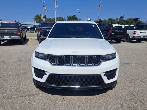 Certified 2024 Jeep Grand Cherokee Laredo X AWD/4WD image 9