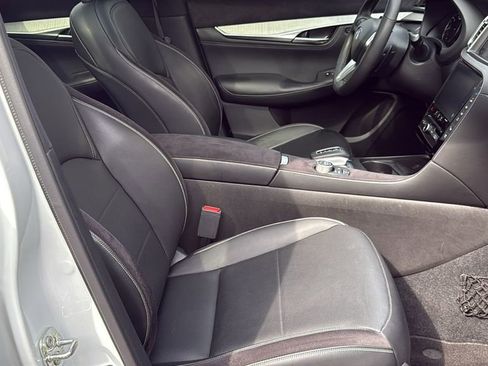 Used 2023 INFINITI QX50 Sensory w/ Accent Package image 11