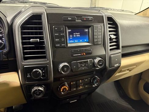 Used 2017 Ford F150 XLT w/ Trailer Tow Package image 13