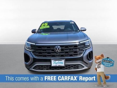 Used 2025 Volkswagen Atlas Cross Sport SE image 2