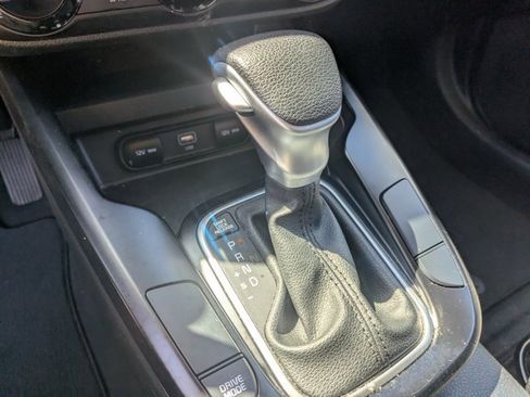 Used 2025 Kia Soul LX w/ LX Technology Package image 11