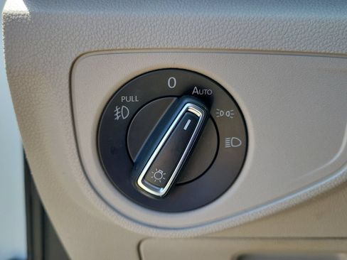 Used 2019 Volkswagen Atlas SE FWD image 36