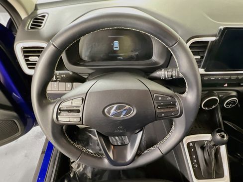 Used 2023 Hyundai Venue Limited w/ Cargo Package FWD image 11