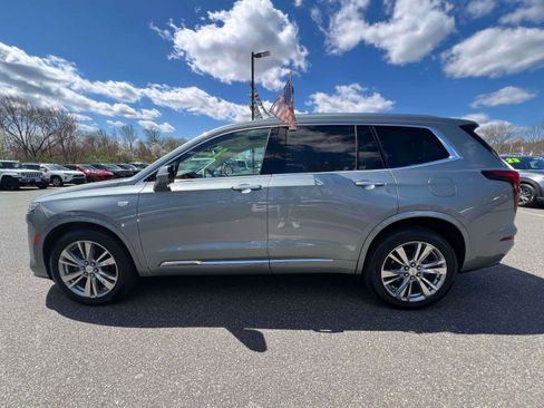 Used 2023 Cadillac XT6 Premium Luxury image 5