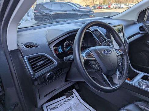 Used 2024 Ford Edge Titanium image 12