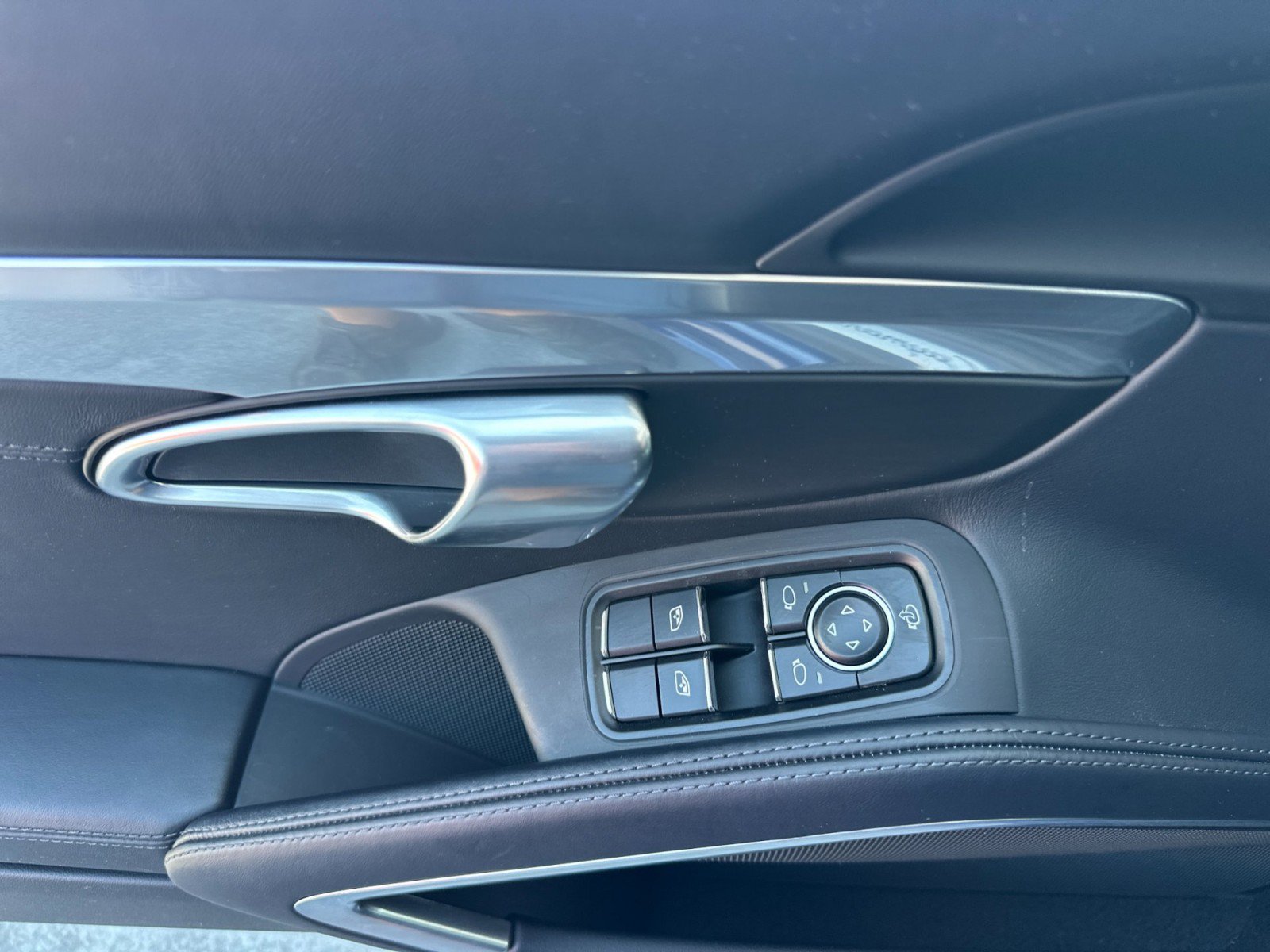 Certified 2025 Porsche 718 Cayman GTS RWD image 10