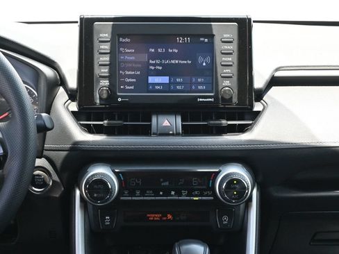 Used 2021 Toyota RAV4 XLE FWD image 9