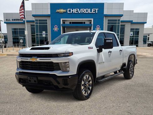Used 2024 Chevrolet Silverado 2500 Custom w/ Custom Value Package AWD/4WD image 1