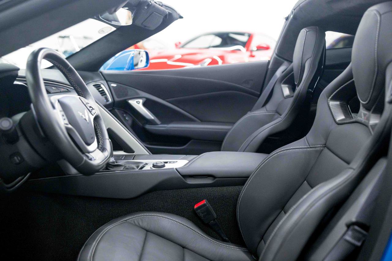 Used 2016 Chevrolet Corvette Z06 w/ 3LZ Preferred Equipment Group RWD image 2