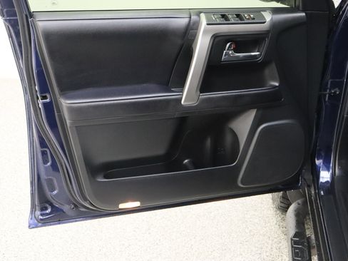 Used 2022 Toyota 4Runner SR5 Premium w/ Moonroof Package RWD image 12