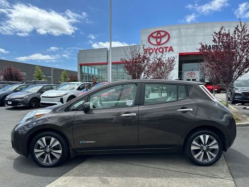 Used 2016 Nissan Leaf SV FWD image 2