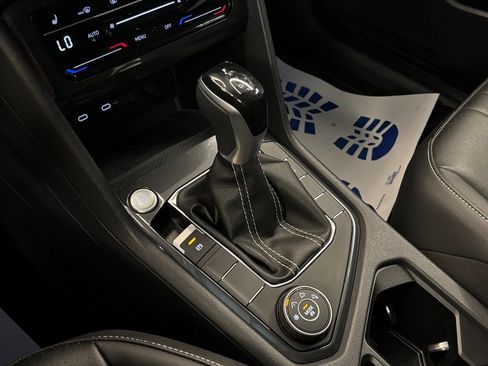 Used 2024 Volkswagen Tiguan SE image 16