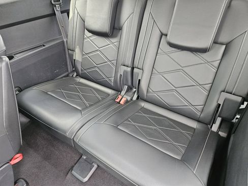 Used 2024 Volkswagen Atlas SE FWD image 22