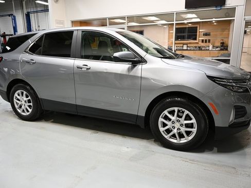 Used 2023 Chevrolet Equinox LT image 4