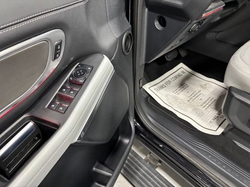 Used 2025 Ford Expedition Platinum AWD/4WD image 9