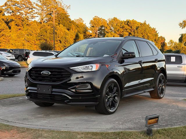 Used 2024 Ford Edge SE w/ Black Appearance Package AWD/4WD image 3