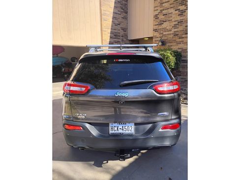 Used 2016 Jeep Cherokee Latitude w/ Safety/Convenience Group image 4