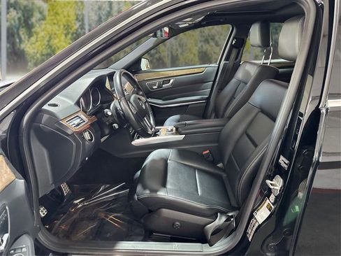 Used 2014 Mercedes-Benz E 350 4MATIC Sedan image 9
