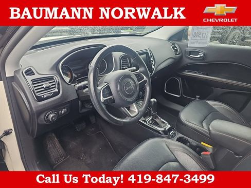 Used 2019 Jeep Compass Limited AWD/4WD image 3