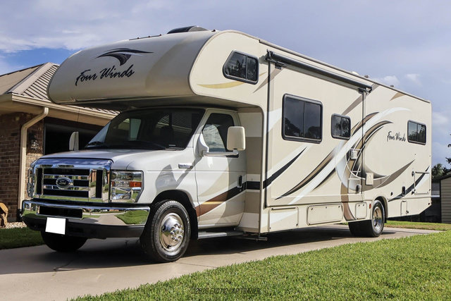 Used 2017 Ford E-450 and Econoline 450 Super Duty w/ Motorhome Prep Package RWD image 14