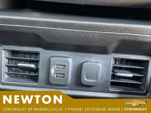 Used 2021 Chevrolet Silverado 1500 LT AWD/4WD image 31