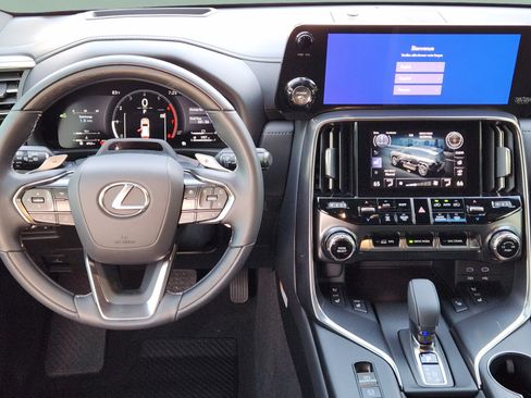Used 2025 Lexus LX 700h Luxury w/ Appearance Package AWD/4WD image 25