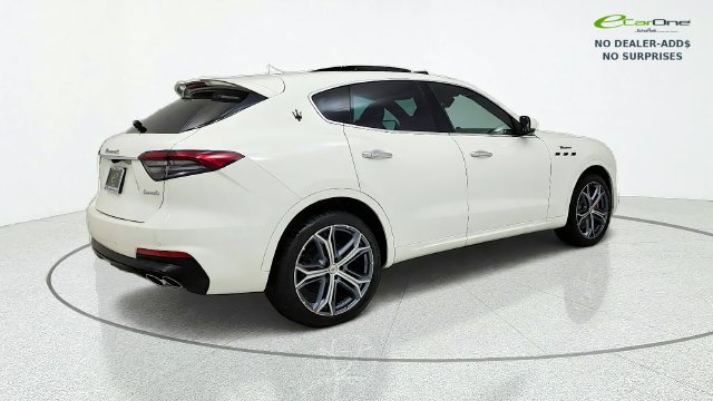 Used 2023 Maserati Levante Modena AWD/4WD image 8