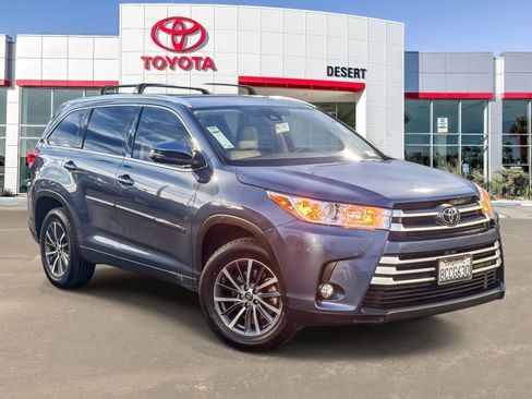 Certified 2017 Toyota Highlander XLE image 1