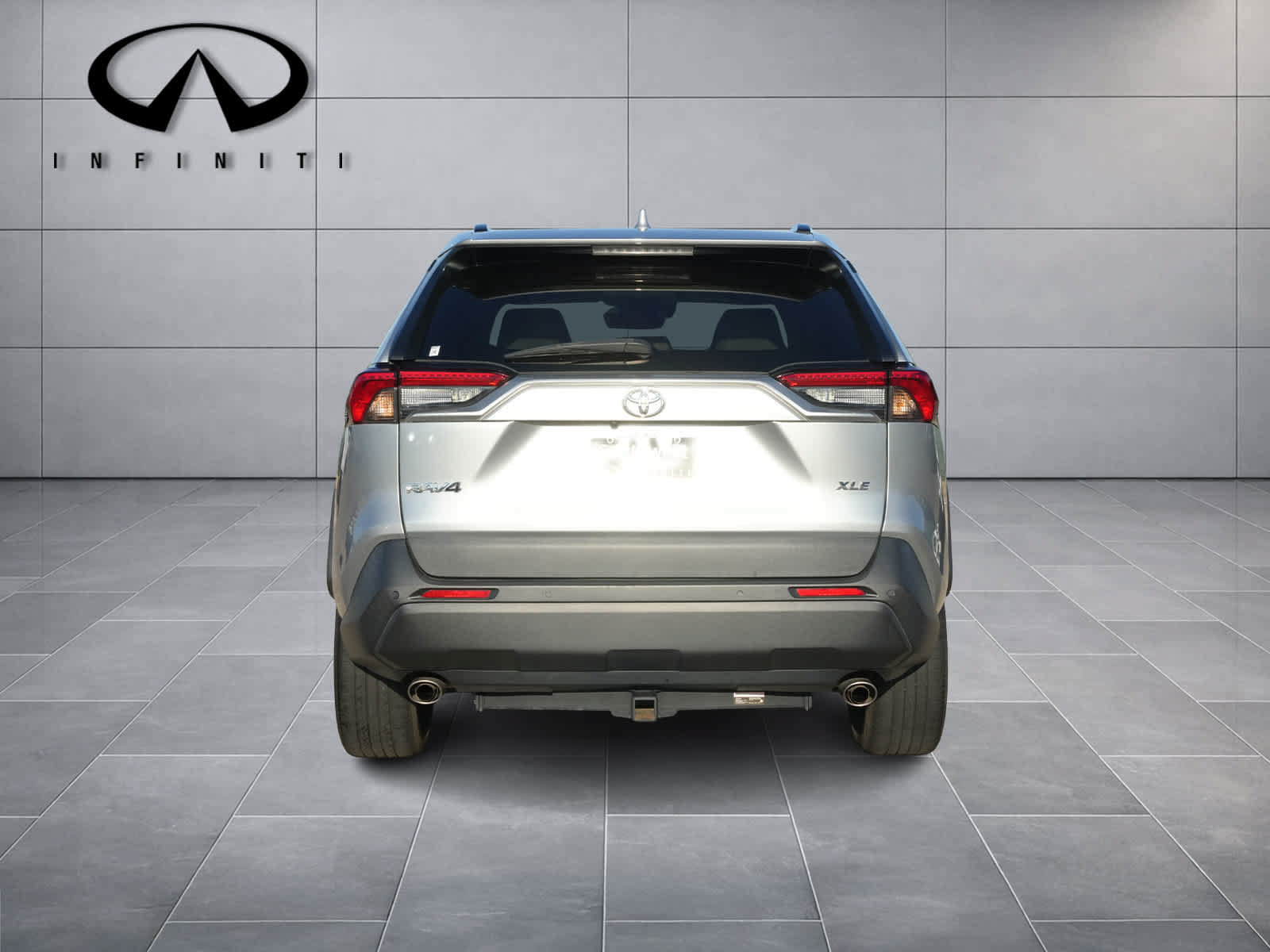 Used 2021 Toyota RAV4 XLE Premium FWD image 6