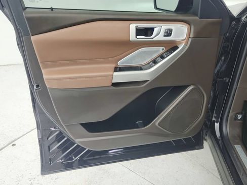 Used 2021 Ford Explorer King Ranch w/ Premium Technology Package AWD/4WD image 22