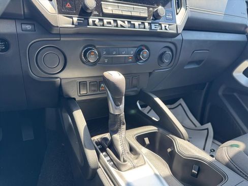 Used 2026 Nissan Frontier SV RWD image 21