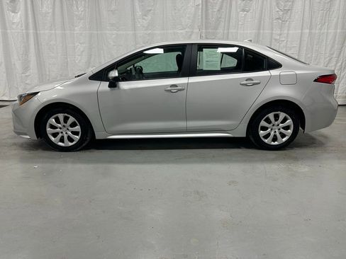 Used 2025 Toyota Corolla LE image 4