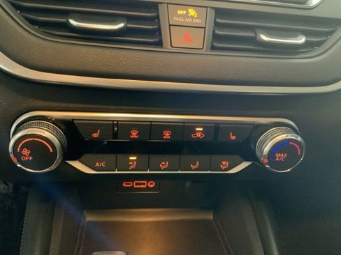 Used 2019 Nissan Altima 2.5 SR w/ SR Premium Package image 21