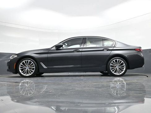 Used 2021 BMW 530i w/ Premium Package image 30