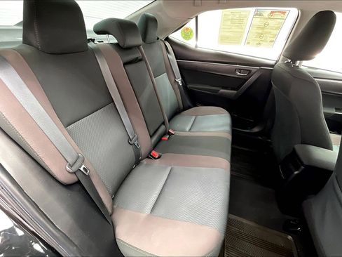 Used 2019 Toyota Corolla LE image 18