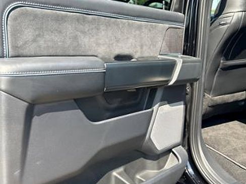 Used 2025 Ford F250 Platinum image 29