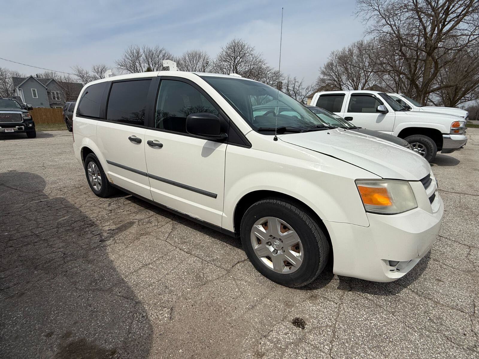 Used 2010 Dodge Grand Caravan FWD image 1