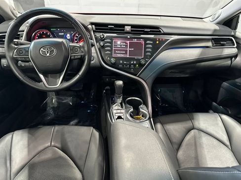 Used 2018 Toyota Camry XSE FWD image 7