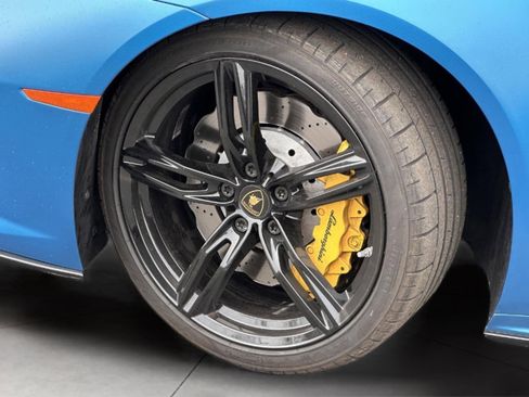 Used 2020 Lamborghini Huracan EVO RWD image 58