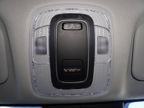 Used 2025 Hyundai Elantra SE image 18