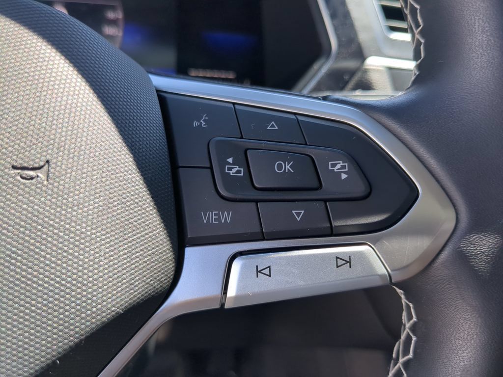 Certified 2023 Volkswagen Tiguan SE FWD image 28
