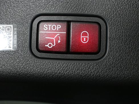 New 2026 Mercedes-Benz GLC 300 image 30