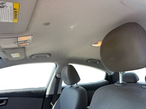 Used 2015 Hyundai Elantra SE w/ Option Group 02 FWD image 19