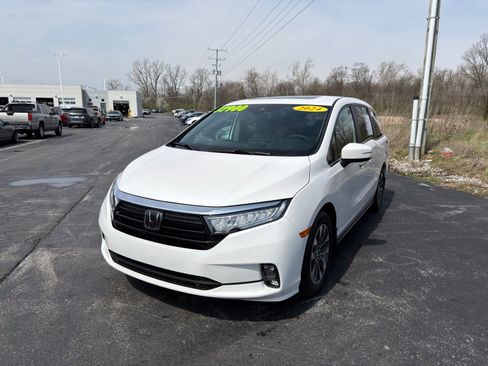 Used 2024 Honda Odyssey EX-L image 2