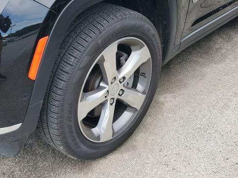 Certified 2021 Jeep Grand Cherokee L Limited w/ Luxury Tech Group II AWD/4WD image 6