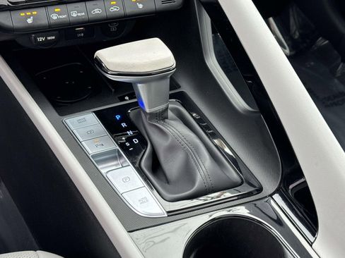 Used 2024 Hyundai Elantra Limited image 14