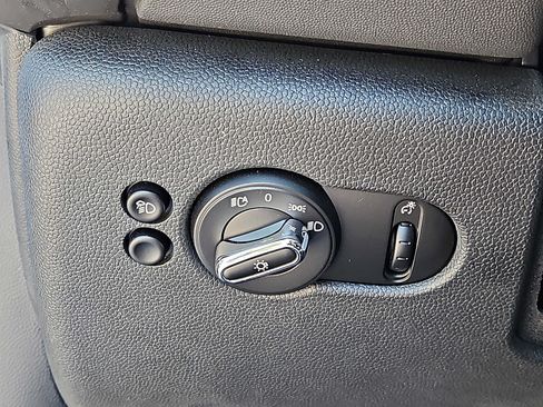 Used 2023 MINI Cooper 2-Door Hardtop FWD image 23