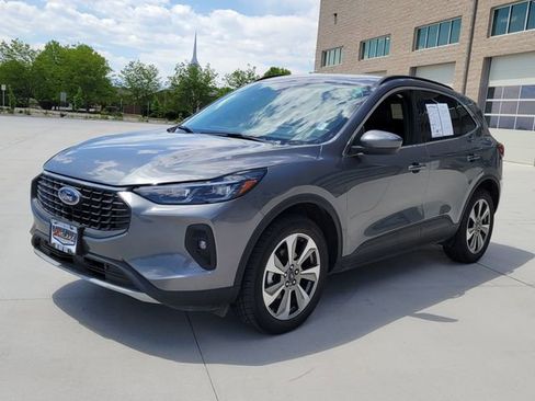Certified 2025 Ford Escape Platinum AWD/4WD image 4