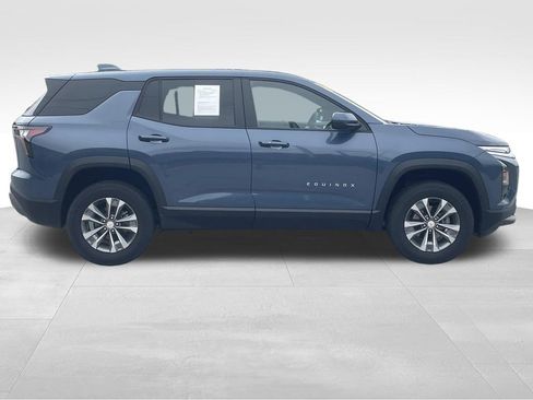 New 2026 Chevrolet Equinox LT FWD image 2