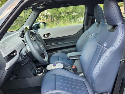 Used 2025 MINI Cooper 2-Door Hardtop image 16